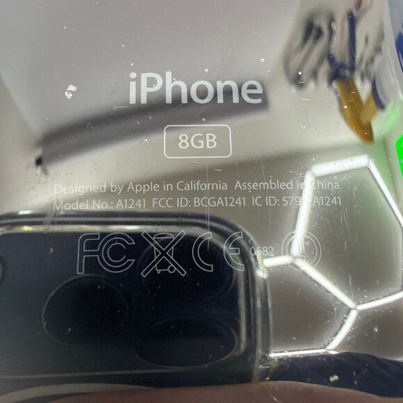 Apple iPhone 3G A1241 8GB Black AT&T iOS 4.2.1 w/ Charger - Picture 4 of 7